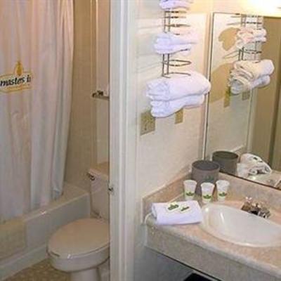фото отеля Masters Inn Tampa Fairgrounds