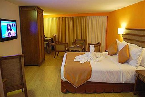 фото отеля Quality Inn Sabari Resorts