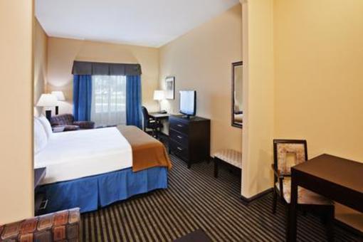 фото отеля Holiday Inn Express Hotel & Suites Okmulgee