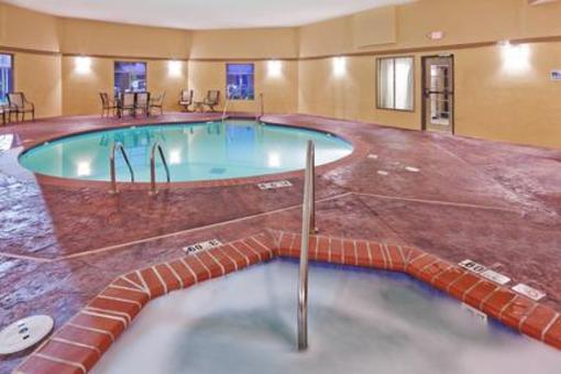 фото отеля Holiday Inn Express Hotel & Suites Okmulgee
