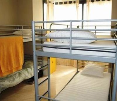 фото отеля The Living Roof Hostel Madrid