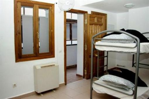 фото отеля The Living Roof Hostel Madrid