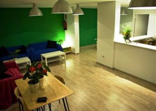 фото отеля The Living Roof Hostel Madrid