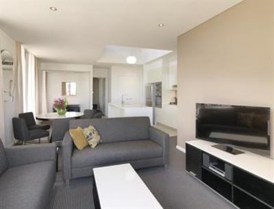 фото отеля Meriton Serviced Apartments Zetland