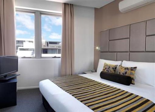 фото отеля Meriton Serviced Apartments Zetland