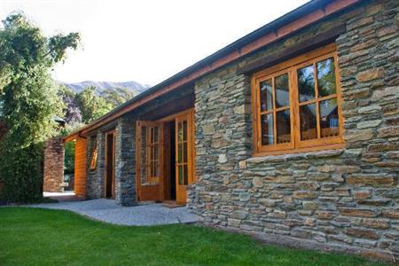 фото отеля Wanaka Homestead Lodge and Cottages
