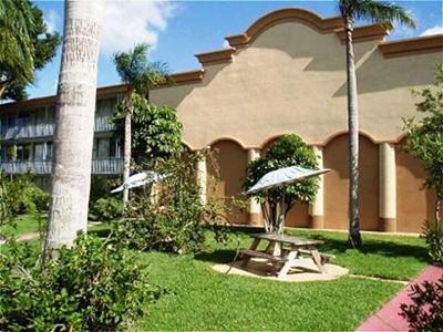 фото отеля Red Carpet Inn Fort Lauderdale