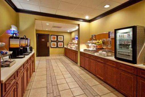 фото отеля Holiday Inn Express Atlanta Airport
