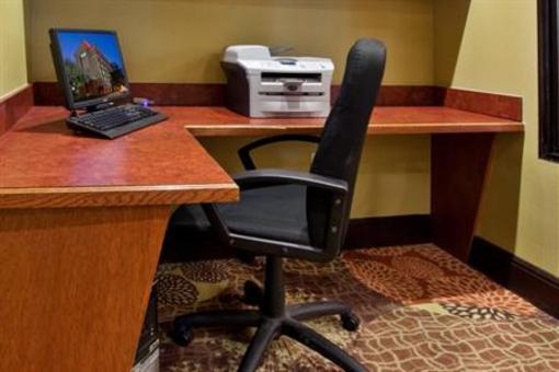 фото отеля Holiday Inn Express Atlanta Airport