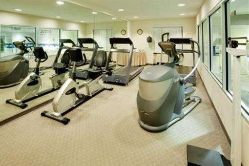 фото отеля Holiday Inn Express Warwick Providence