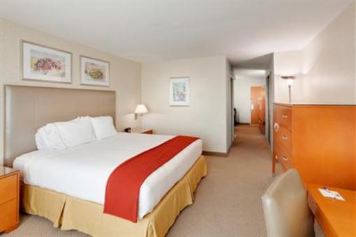 фото отеля Holiday Inn Express Warwick Providence