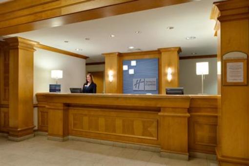 фото отеля Holiday Inn Express Warwick Providence