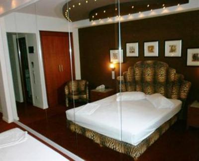 фото отеля Carol Hotel