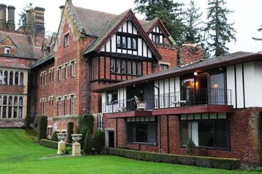 фото отеля Thornewood Castle Inn and Gardens