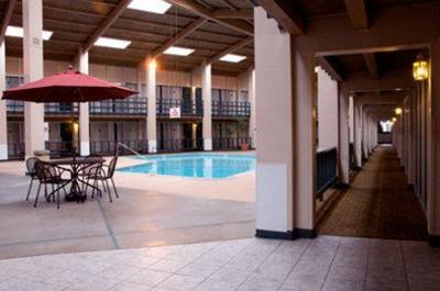 фото отеля BEST WESTERN Outlaw Inn