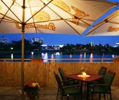 фото отеля Hotel Junior Bratislava