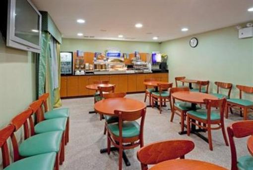 фото отеля Holiday Inn Express Brooklyn Downtown