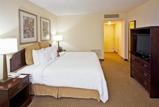 фото отеля Crowne Plaza Miami Airport