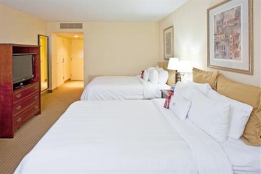 фото отеля Crowne Plaza Miami Airport