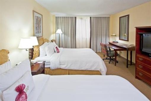 фото отеля Crowne Plaza Miami Airport