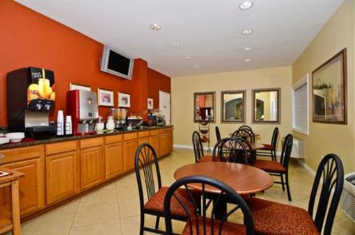 фото отеля BEST WESTERN Golden Triangle Inn