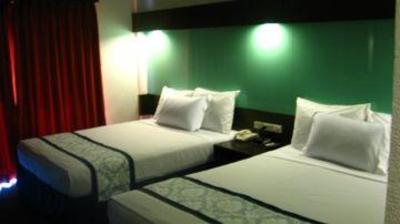 фото отеля Microtel Inn Palawan Puerto Princesa City