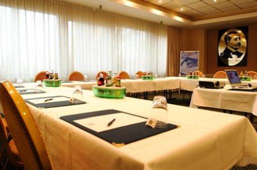 фото отеля BEST WESTERN Parkhotel Krone