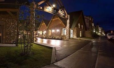 фото отеля Mystic Springs Chalets & Hot Pools