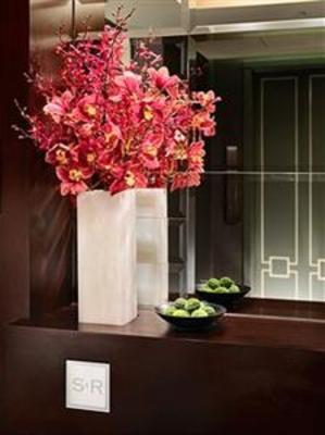 фото отеля St. Regis Hotel