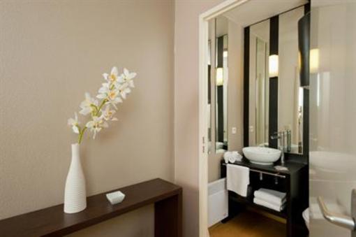 фото отеля Teneo Suites Bordeaux