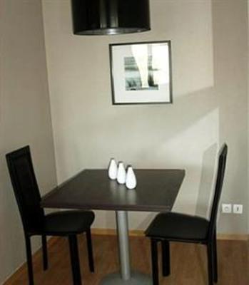 фото отеля Teneo Suites Bordeaux