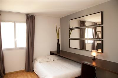 фото отеля Teneo Suites Bordeaux