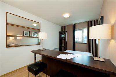 фото отеля Teneo Suites Bordeaux