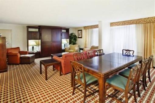 фото отеля Holiday Inn Gainesville-Lanier Centre