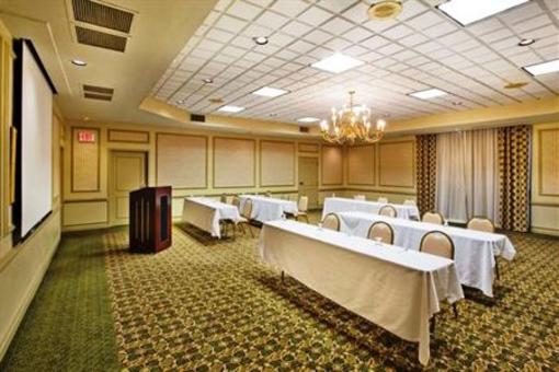 фото отеля Holiday Inn Gainesville-Lanier Centre
