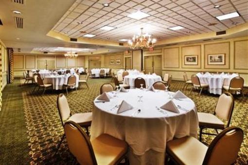 фото отеля Holiday Inn Gainesville-Lanier Centre