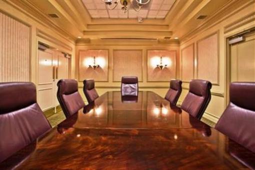 фото отеля Holiday Inn Gainesville-Lanier Centre