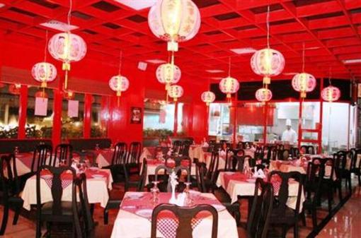 фото отеля Ramee Guestline Deira Hotel