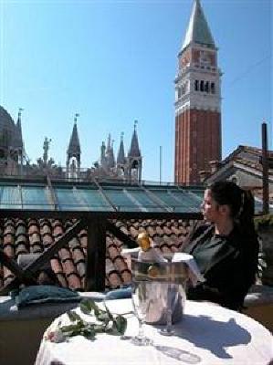 фото отеля Relais Piazza San Marco