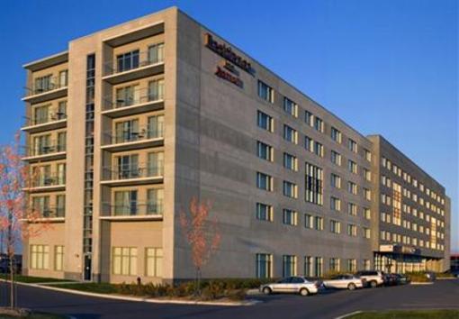 фото отеля Marriott Residence Inn Montreal Airport