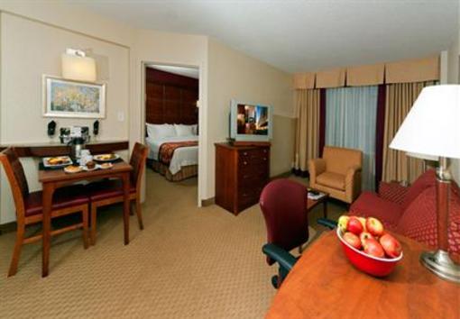 фото отеля Marriott Residence Inn Montreal Airport