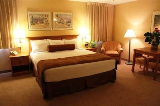 фото отеля BEST WESTERN Suites Hotel Coronado Island