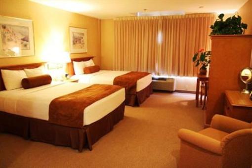 фото отеля BEST WESTERN Suites Hotel Coronado Island