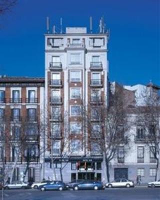 фото отеля NH Sur
