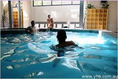 фото отеля Canberra City YHA