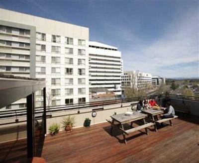 фото отеля Canberra City YHA