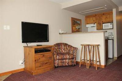 фото отеля Nancy Greene's Cahilty Lodge