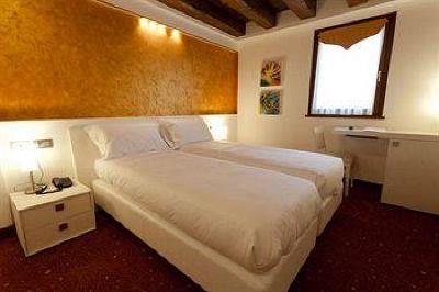фото отеля Hotel Antico Borgo Torricella