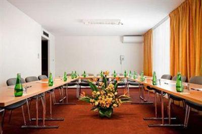 фото отеля Airport Hotel Okecie