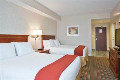 фото отеля Holiday Inn Express Whitby Oshawa